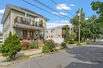 11 Bowdoin St #11