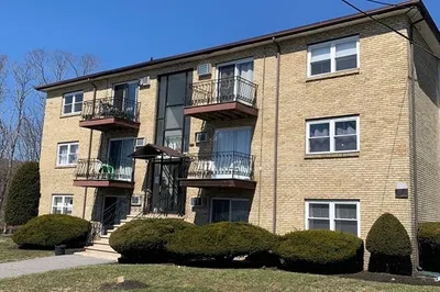 81 High St #23