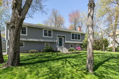 36 Richard Ave 1
