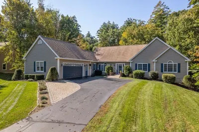 16 Greenfield Drive 1