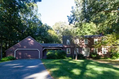 10 Whipple Road 1