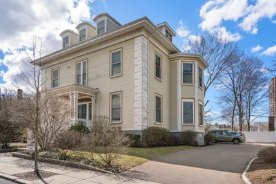 363 South Huntington Ave #4