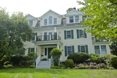 88 Round Hill Rd #4