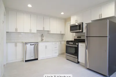 425 Newport Ave #3