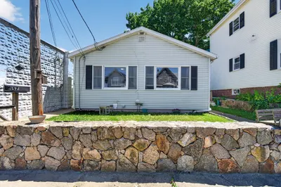 157 Maplewood Ave 1