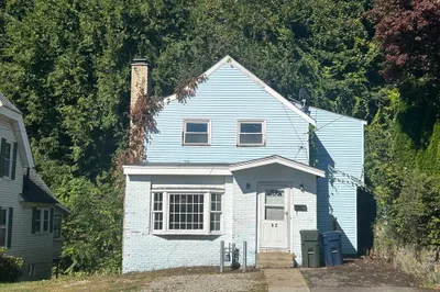 92 East Main Street
