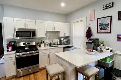 42 Moseley St #3