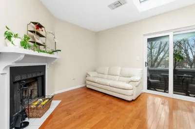 1210 Vfw Pkwy #12 1