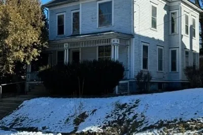 88 Drury Ave 1