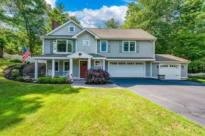 62 Edgewater Dr 1