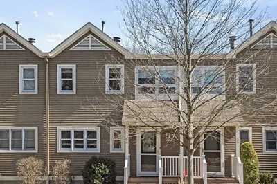 32 Angela Ln #32 1