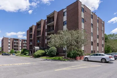 137 Franklin St #206 1