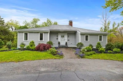 4 Cushing St 1