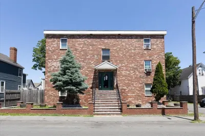 45 Cottage St #2