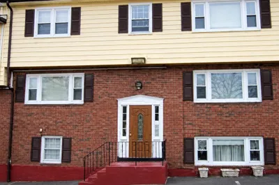 19 Glen St #1 1