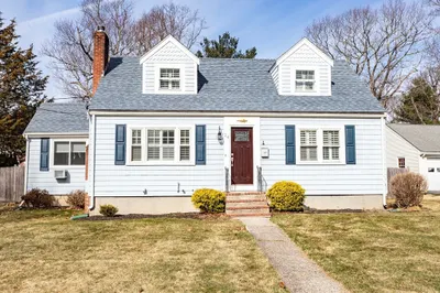 24 Crestwood Circle