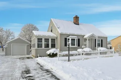 44 Amanda Street