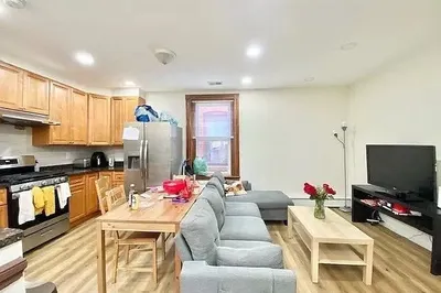 129 Cedar St #3