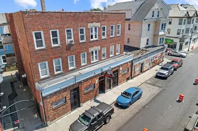 110-114 County St 1