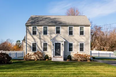9 Pleasant St