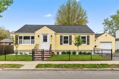 261 Parkland Ave 1