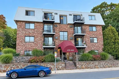 458-460 Eastern Ave #15 1