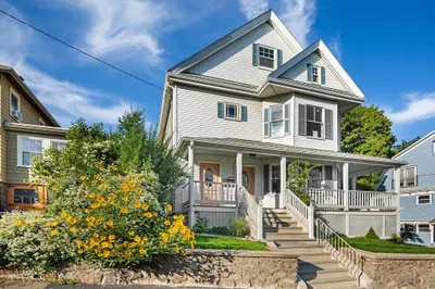 5 Hampstead Lane #1