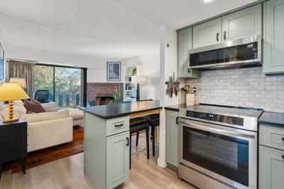 390 Broadway #54 1