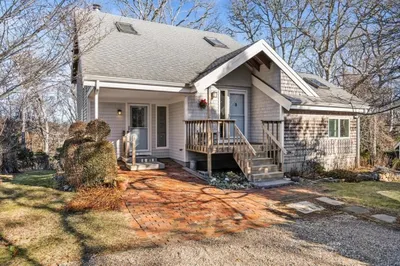 28 Lawrence Farm Rd 1