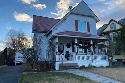 34 Willow Street 1