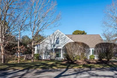 4 Mayfair Court 1