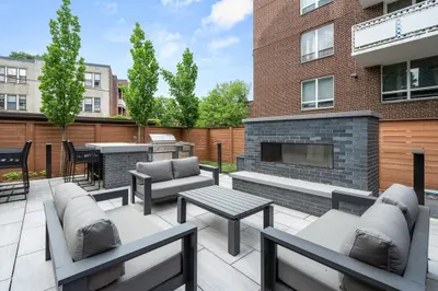 54 Auburn St #402 1