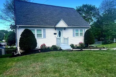 80 Swan Ave 1