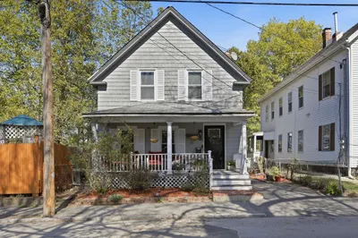 24 Lawrence St 1