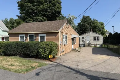 13 Stanley Ave 1