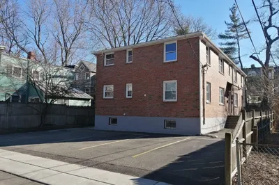 8 Kenwood St #4 1