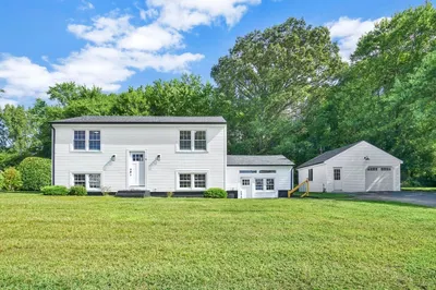 51 Bradford Dr 1