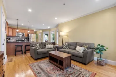 19 Robbins St #1-1