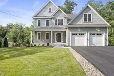 220 Mill St 1