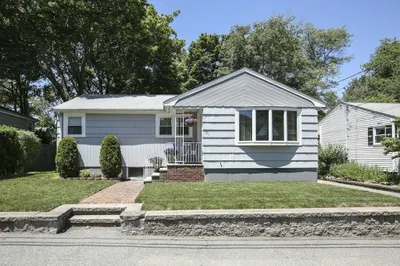 31 Fairchild Ave 1