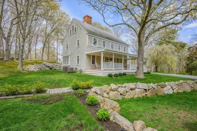 79 Sturgis Ln 1