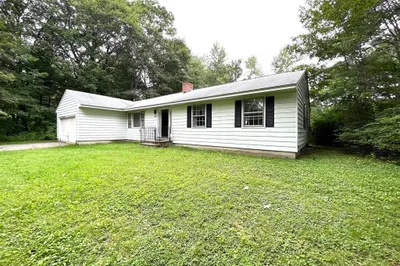 225 Hubbardston Rd 1