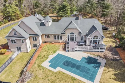 28 Longmeadow Road 1