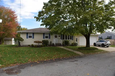 122 Robin Ln