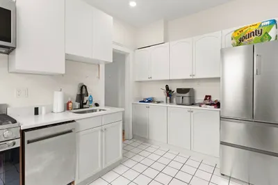 325 Summit Ave #401