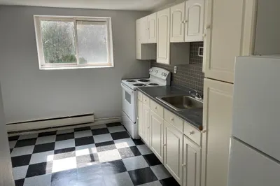 76 Bryon Rd #2