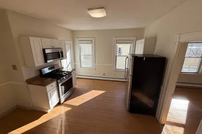 17 Ballard St #3