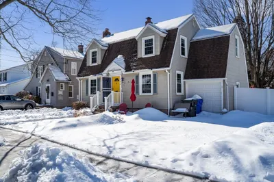 144 Gillette Ave