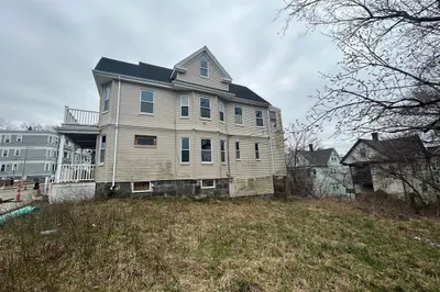 11 Mountain Ave