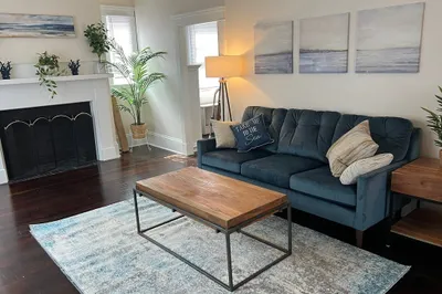 8 Maple Ave